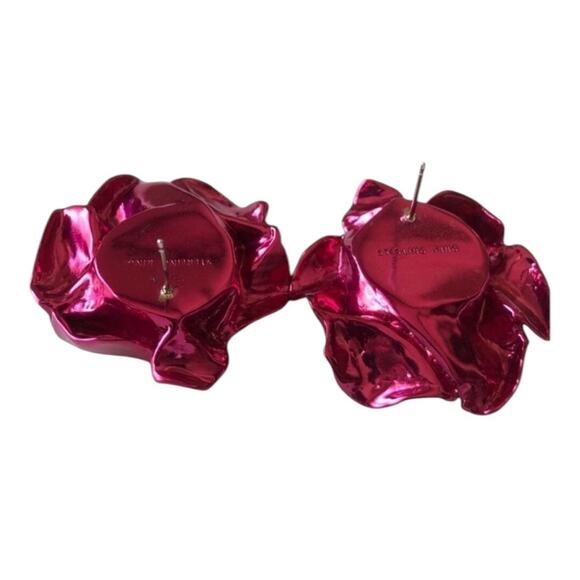 Sterling King Titania Imitation SwirlShaped Pearl And Silver Alloy Stud Earrings - Picture 11 of 16